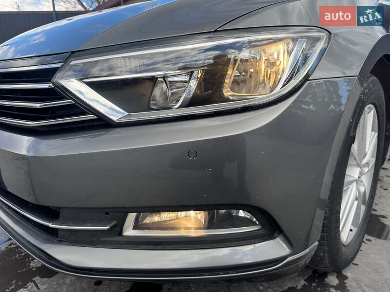 Универсал Volkswagen Passat 2015 в Черновцах