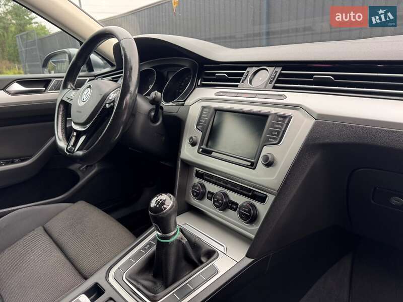 Универсал Volkswagen Passat 2015 в Черновцах