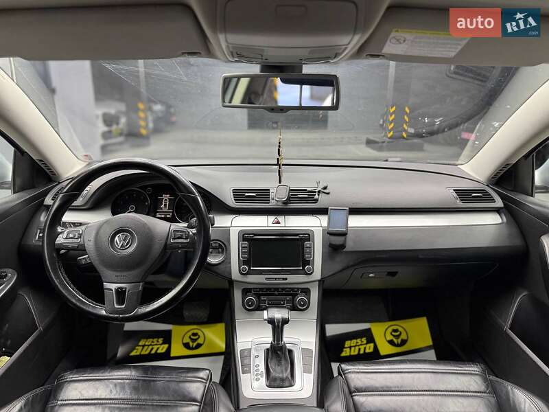 Седан Volkswagen Passat 2010 в Чернівцях