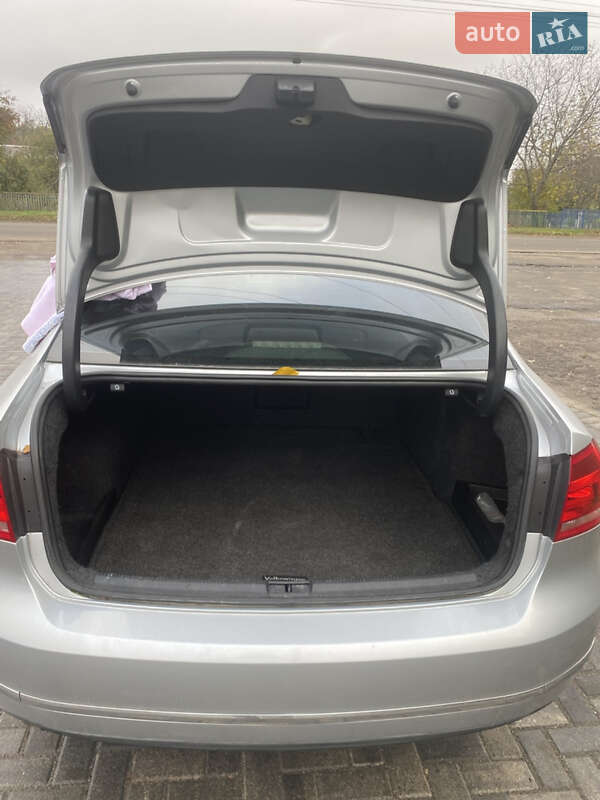 Седан Volkswagen Passat 2013 в Виннице