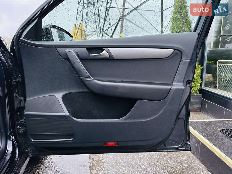 Универсал Volkswagen Passat 2013 в Харькове