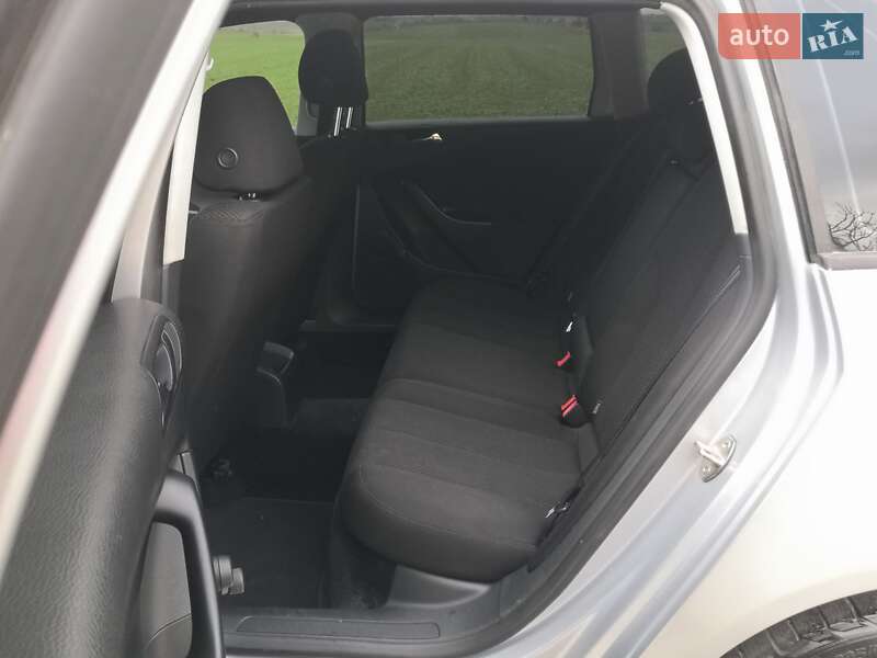 Універсал Volkswagen Passat 2007 в Здолбуніві