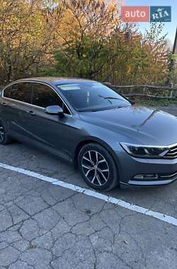 Седан Volkswagen Passat 2015 в Хмельницком Седан Volkswagen Passat 2015 в Хмельницком