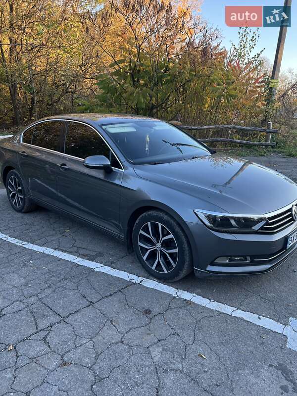 Седан Volkswagen Passat 2015 в Хмельницком фото Седан Volkswagen Passat 2015 в Хмельницком