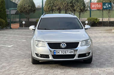 Універсал Volkswagen Passat 2010 в Сарнах
