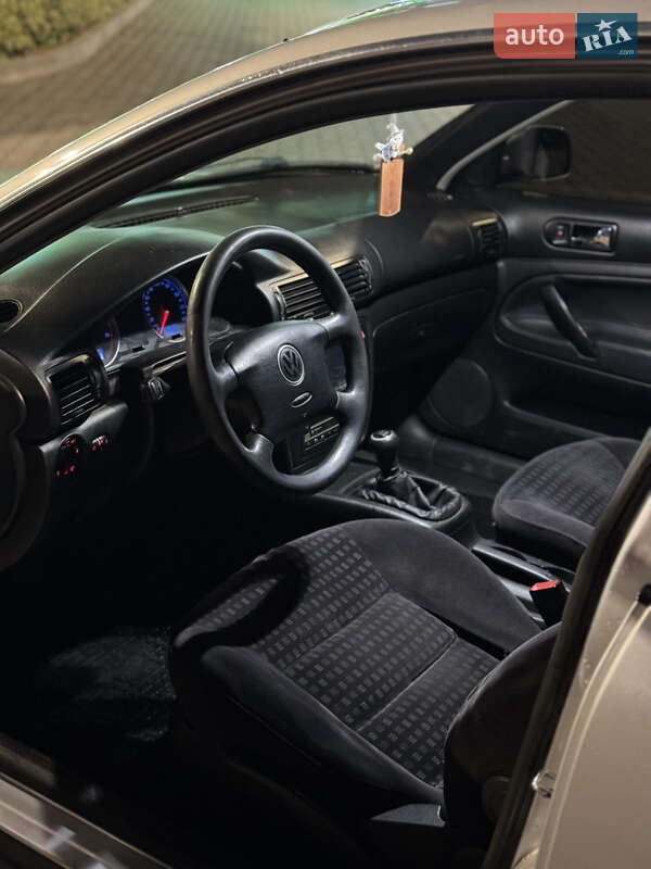 Універсал Volkswagen Passat 2001 в Хмельницькому