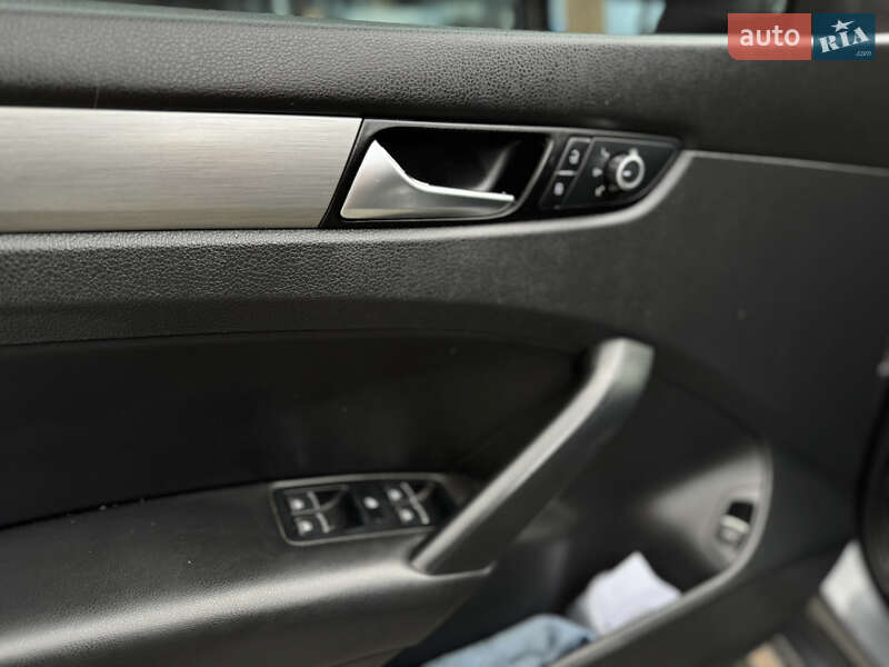 Седан Volkswagen Passat 2014 в Киеве