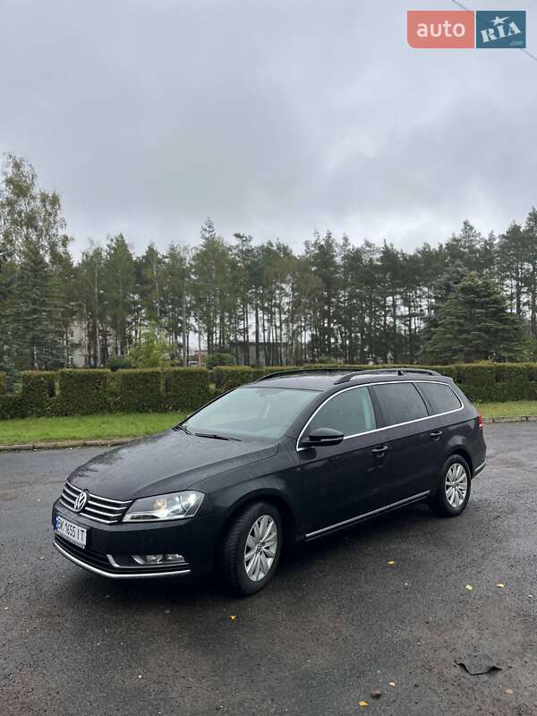Универсал Volkswagen Passat 2012 в Маневичах