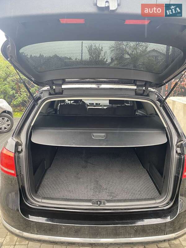 Универсал Volkswagen Passat 2012 в Маневичах