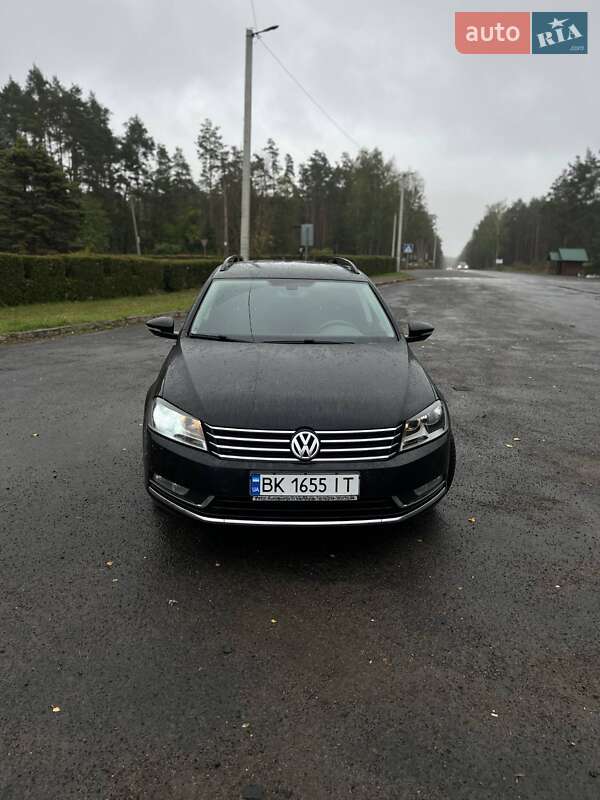 Универсал Volkswagen Passat 2012 в Маневичах