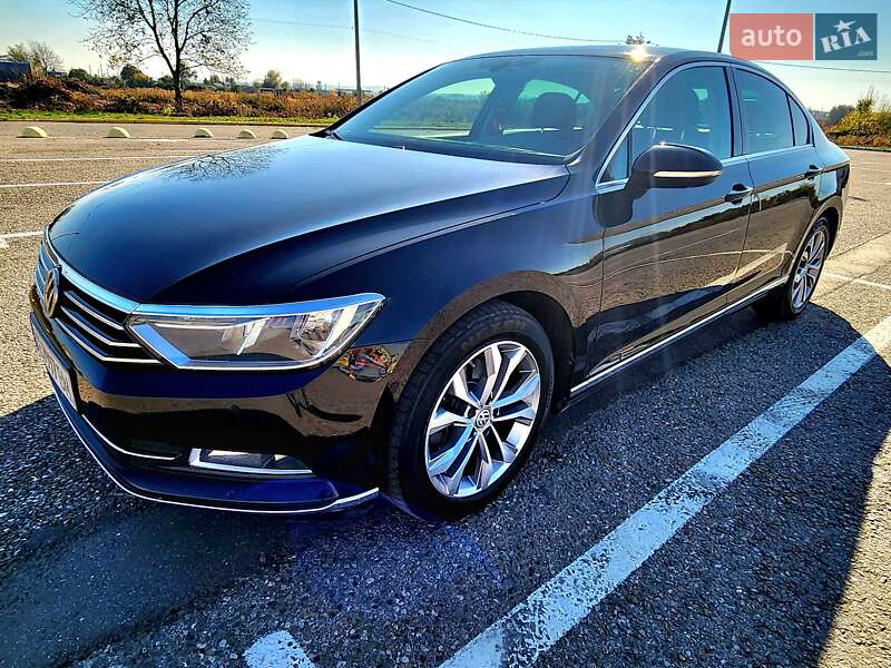 Седан Volkswagen Passat 2015 в Черновцах