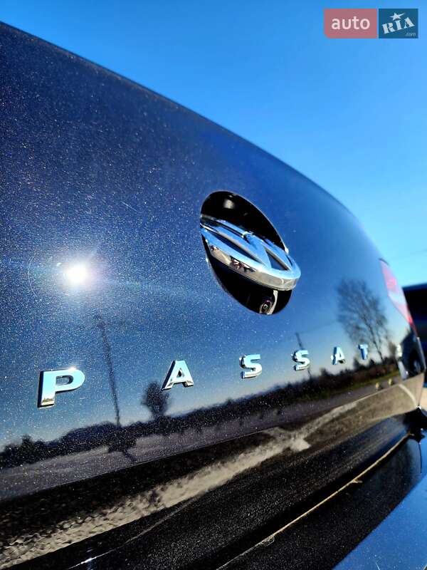 Седан Volkswagen Passat 2015 в Черновцах
