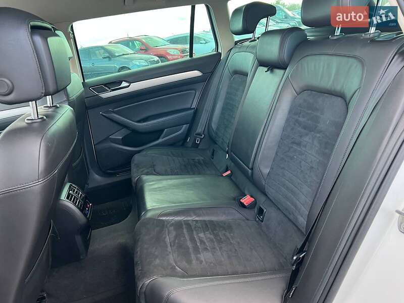 Універсал Volkswagen Passat 2016 в Львові фото 36 Універсал Volkswagen Passat 2016 в Львові