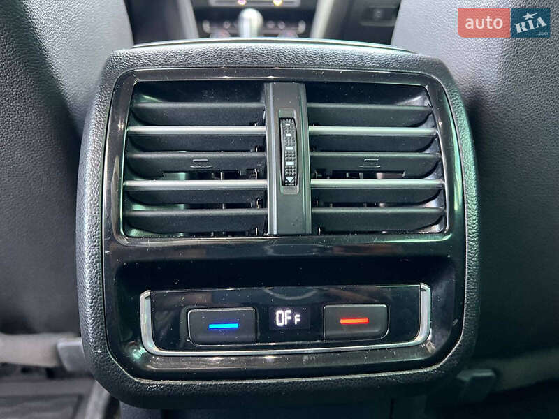 Універсал Volkswagen Passat 2016 в Львові фото 38 Універсал Volkswagen Passat 2016 в Львові