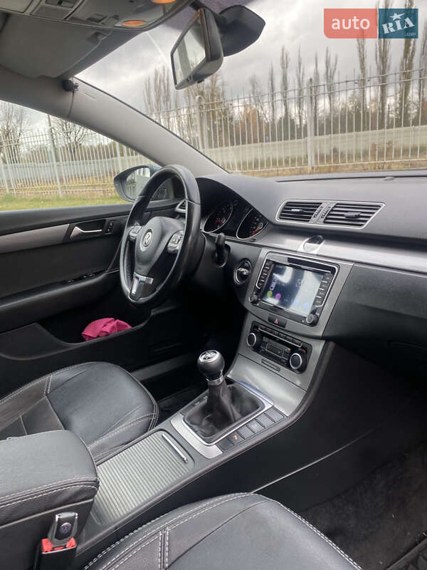 Универсал Volkswagen Passat 2011 в Киеве фото 10 Универсал Volkswagen Passat 2011 в Киеве