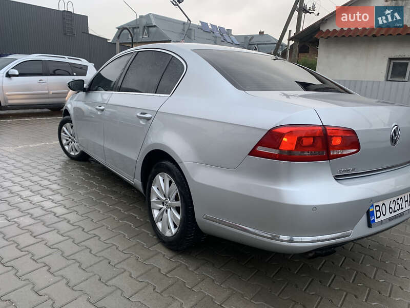 Седан Volkswagen Passat 2011 в Монастириській
