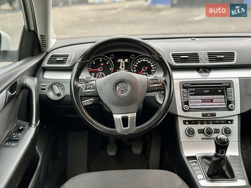 Седан Volkswagen Passat 2013 в Киеве фото 11 Седан Volkswagen Passat 2013 в Киеве