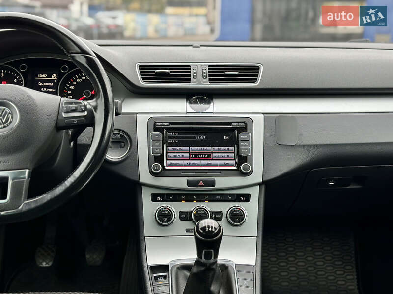 Седан Volkswagen Passat 2013 в Киеве фото 14 Седан Volkswagen Passat 2013 в Киеве