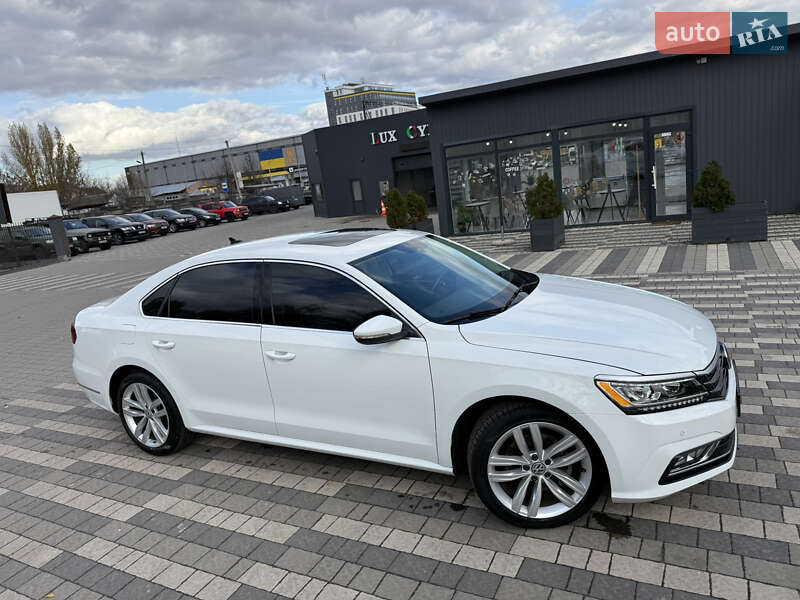 Седан Volkswagen Passat 2017 в Львові
