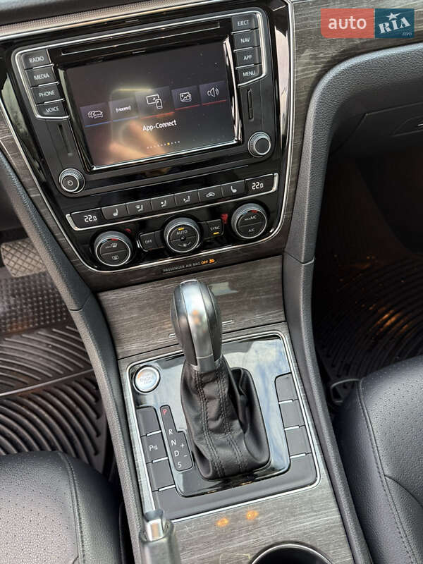 Седан Volkswagen Passat 2017 в Львові