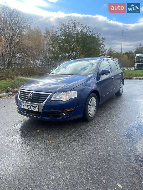 Универсал Volkswagen Passat 2006 в Киеве