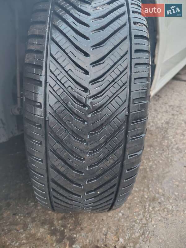 Седан Volkswagen Passat 2013 в Каменском