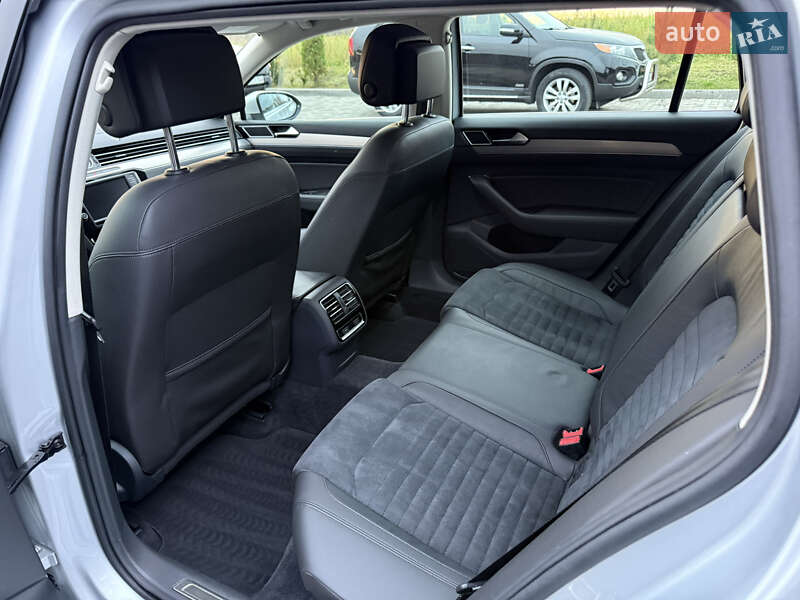Универсал Volkswagen Passat 2015 в Ровно