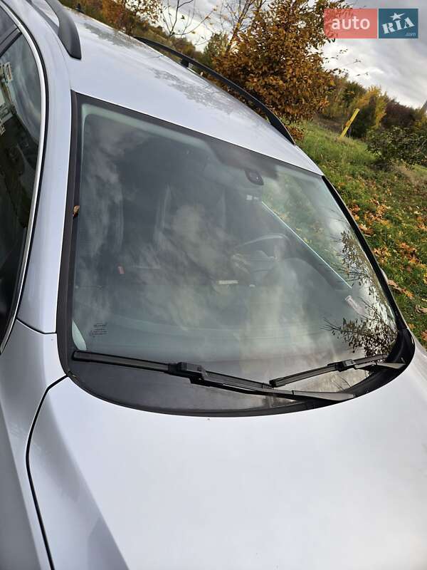 Универсал Volkswagen Passat 2013 в Новояворовске фото 30 Универсал Volkswagen Passat 2013 в Новояворовске