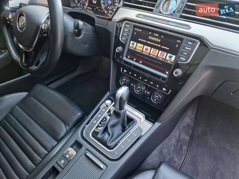 Универсал Volkswagen Passat 2016 в Киеве фото 53 Универсал Volkswagen Passat 2016 в Киеве