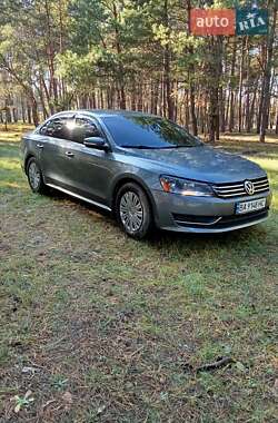 Седан Volkswagen Passat 2015 в Кропивницком