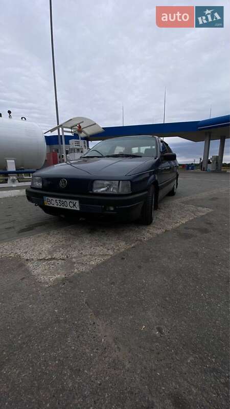 Седан Volkswagen Passat 1988 в Вишгороді