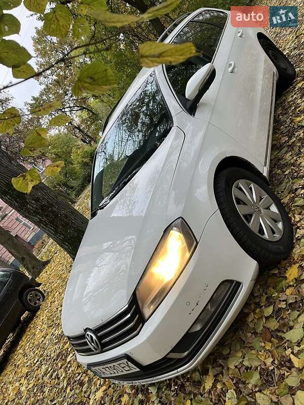 Универсал Volkswagen Passat 2013 в Киеве