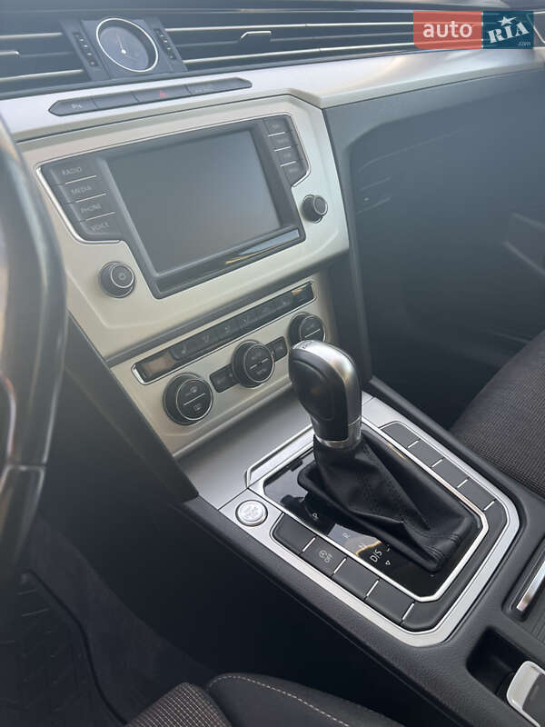 Универсал Volkswagen Passat 2015 в Львове фото 16 Универсал Volkswagen Passat 2015 в Львове