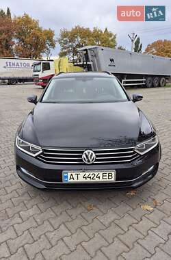 Універсал Volkswagen Passat 2015 в Снятині