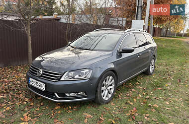 Седан Volkswagen Passat 2012 в Киеве