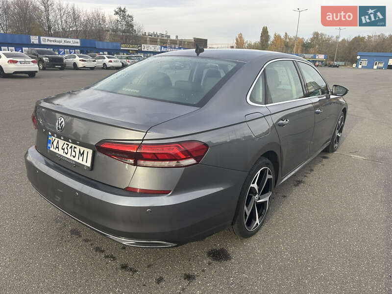Седан Volkswagen Passat 2020 в Киеве
