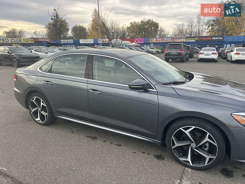 Седан Volkswagen Passat 2020 в Киеве