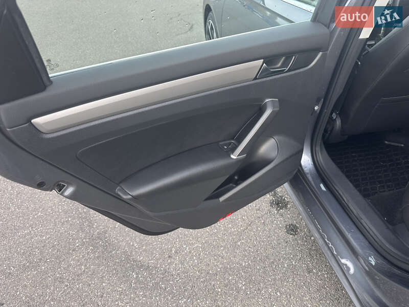 Седан Volkswagen Passat 2020 в Киеве