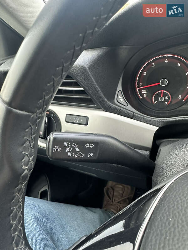 Седан Volkswagen Passat 2020 в Киеве