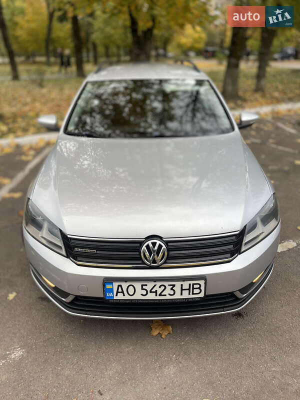 Универсал Volkswagen Passat 2013 в Ужгороде