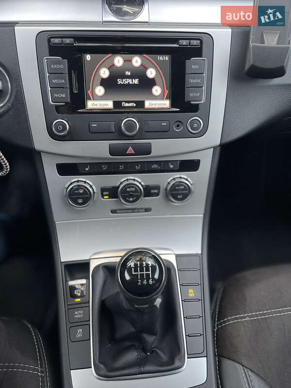 Универсал Volkswagen Passat 2013 в Ужгороде