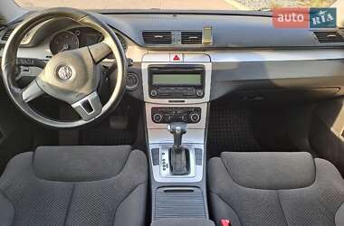Седан Volkswagen Passat 2010 в Дніпрі