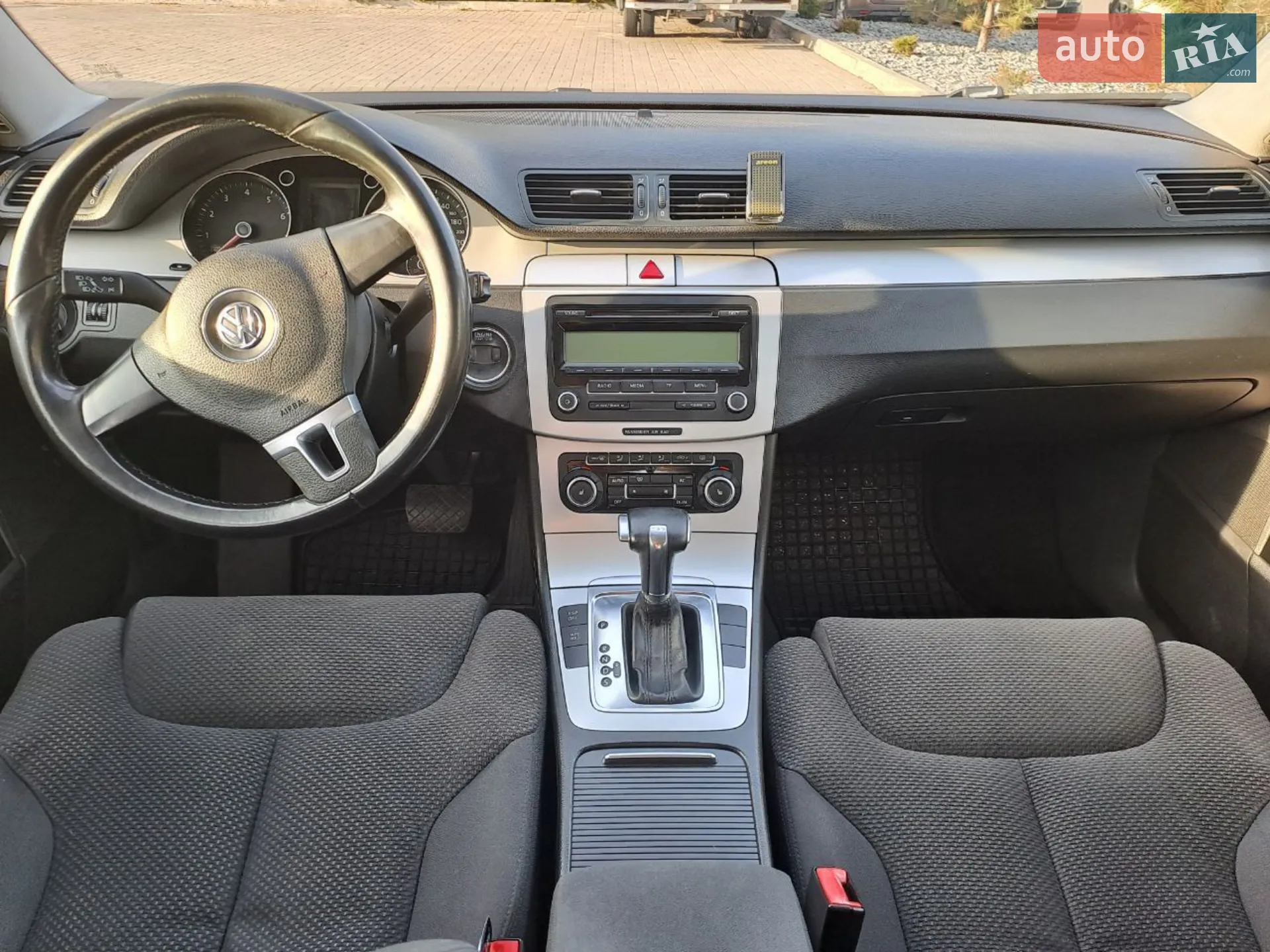 2010 Volkswagen Passat - мініатюра 16