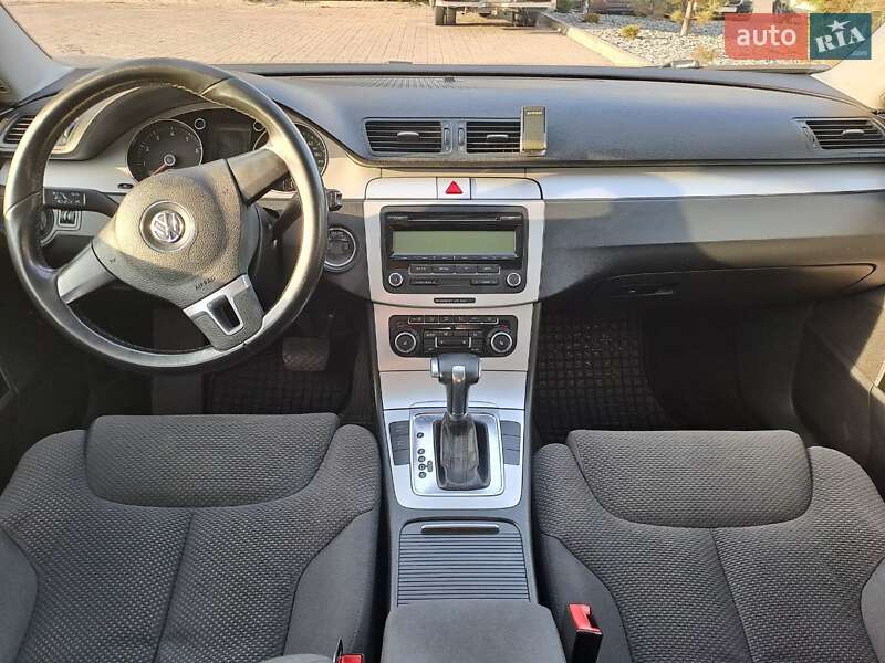Седан Volkswagen Passat 2010 в Дніпрі