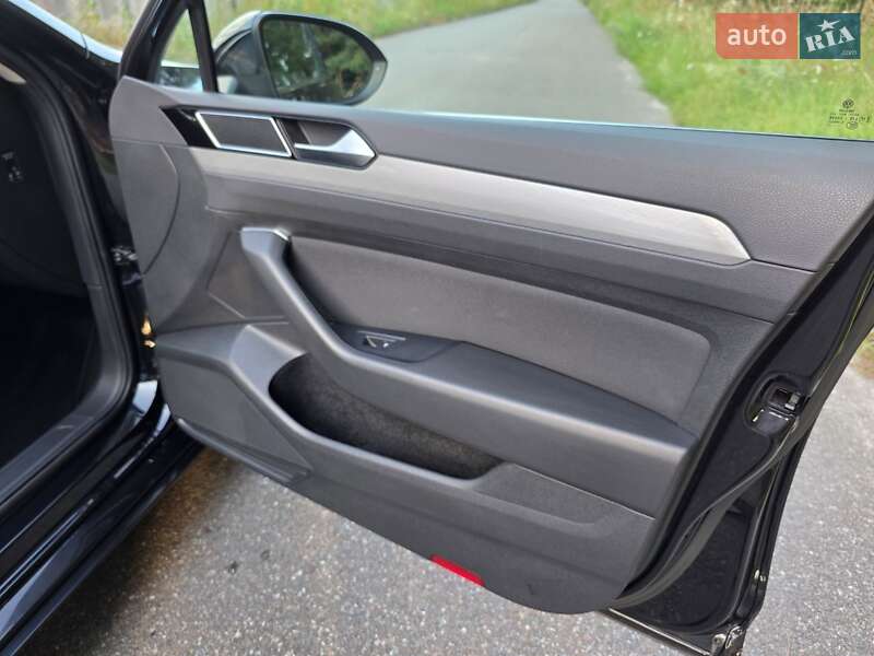 Универсал Volkswagen Passat 2022 в Буче