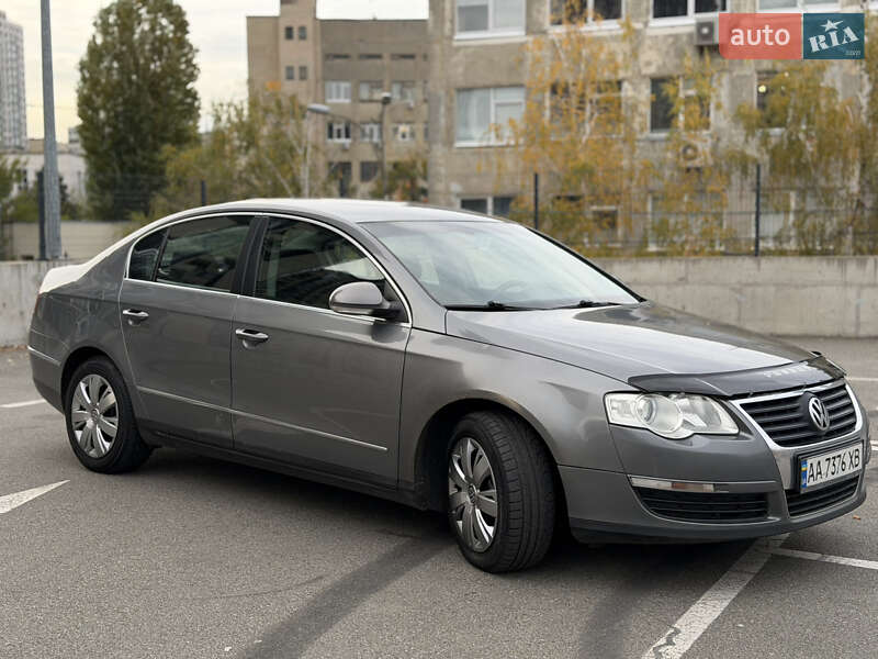 Седан Volkswagen Passat 2005 в Киеве