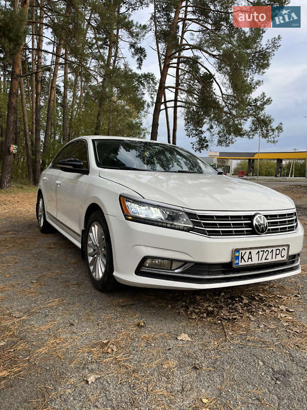 Седан Volkswagen Passat 2016 в Киеве