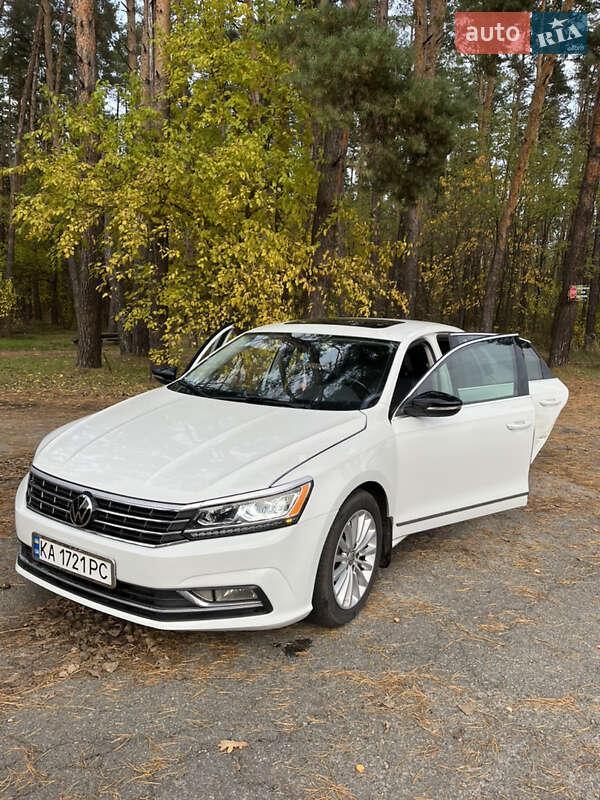 Седан Volkswagen Passat 2016 в Киеве