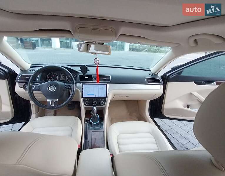 Седан Volkswagen Passat 2012 в Львові