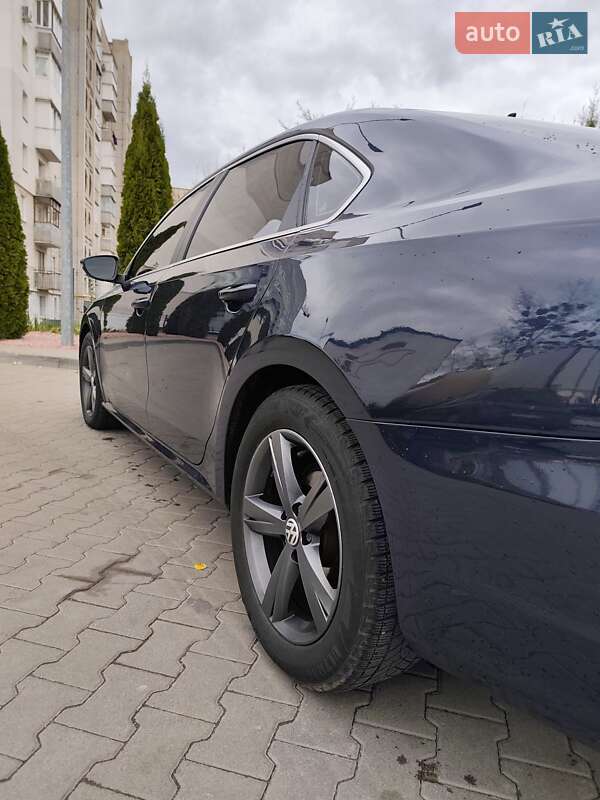 Седан Volkswagen Passat 2012 в Житомире